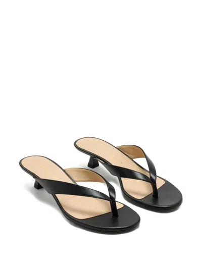 Stuart Weitzman Rio Leather Kitten-heel Thong Sandals In Black
