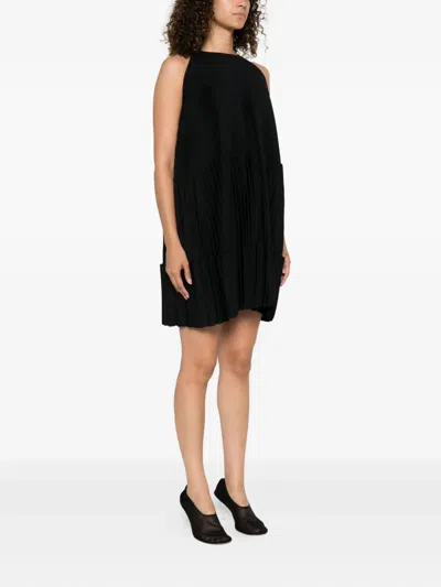 Cfcl Pleated Side-pocket Dress In Black