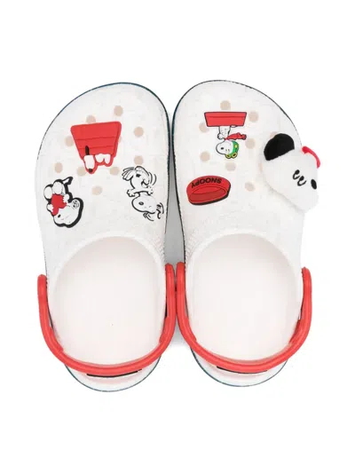Crocs X Peanuts Classic Clogs In White