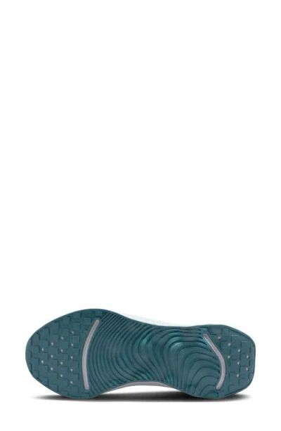 Nike Motiva Road Runner Walking Shoe
