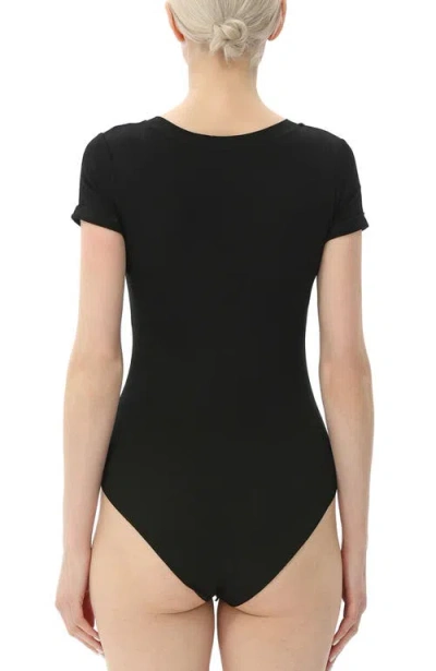 Kimi & Kai Crew Neck Basic Bodysuit