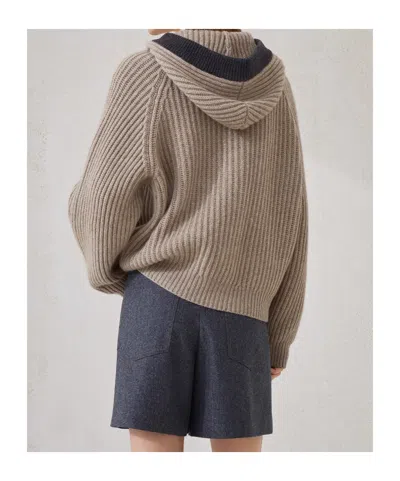Brunello Cucinelli V-neck Long-sleeved Sweater In Neutral