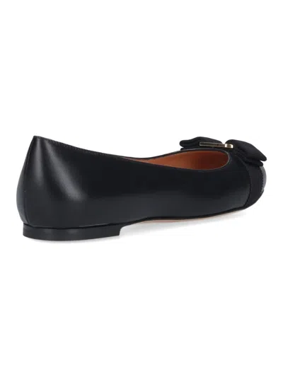 Ferragamo Glossy Leather Ballerinas With Bow Accent In Gray
