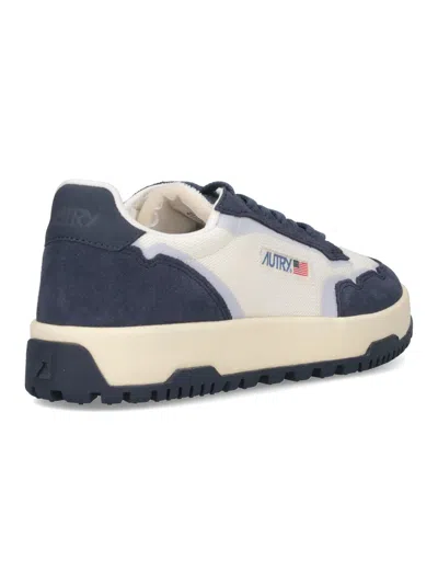 Autry Contemporary Low Top Sneakers With Contrast Panels In Blue