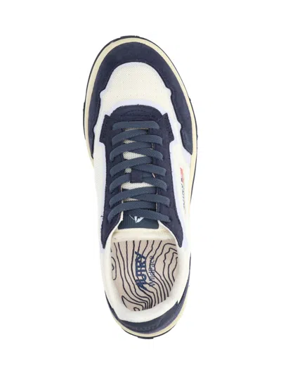 Autry Contemporary Low Top Sneakers With Contrast Panels In Blue
