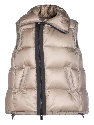 Sacai Quilted Zip-front Gilet In Neutral