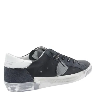 Philippe Model Round Toe Leather Low Top Sneakers In Black