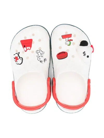 Crocs X Peanuts Classic Clogs In White