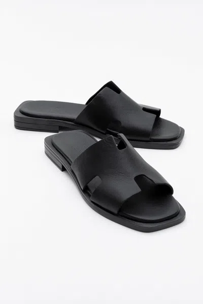 Forever & Always Shoes Jez Leather Slide Sandal (women) In Black