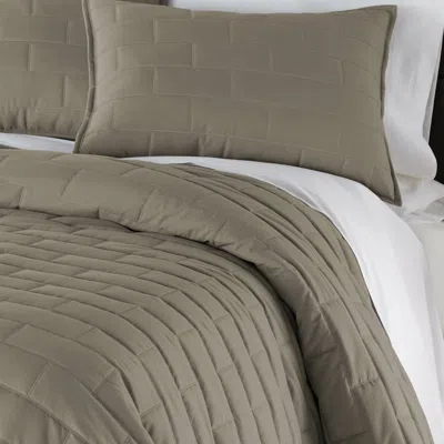 Hivvago King/cal King Modern Brick Stitch Microfiber Reversible 3 Piece Comforter Set In Taupe In Green