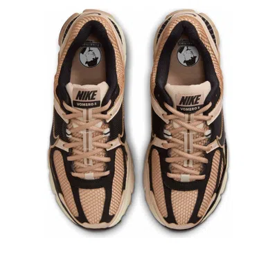 Nike (wmns)  Air Zoom Vomero 5 'sanddrift' In Brown