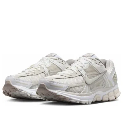 Nike Zoom Vomero 5 Sneakers In Gray