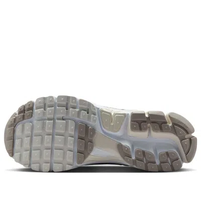 Nike Zoom Vomero 5 Sneakers In Gray
