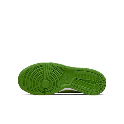 Nike Dunk Low Retro Sneakers In Green