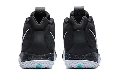 Nike (gs)  Kyrie 4 'black' In Animal Print