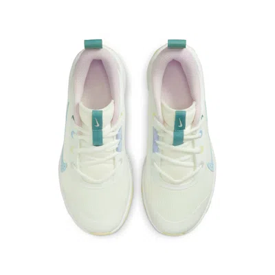 Nike (gs)  Omni Multi-court 'citron Tint Cobalt Bliss'