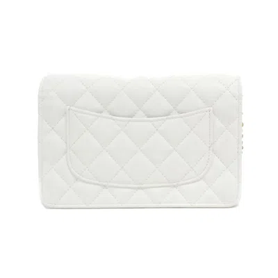 Pre-owned Chanel White Grained Calfskin Chain/shoulder Wallet ()