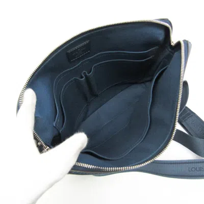 Pre-owned Louis Vuitton Taiga Ocean Taiga Leather Shoulder Bag ()