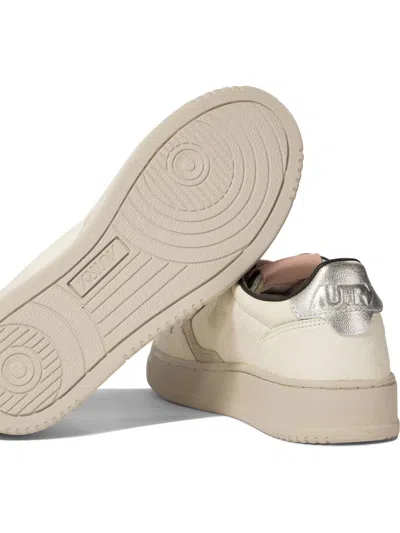 Autry Medalist Low Sneakers & Slip-on White