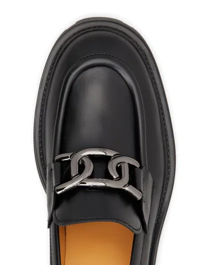 Tod's Semi-shiny Leather Heeled Loafers With Metal Chain Shoes