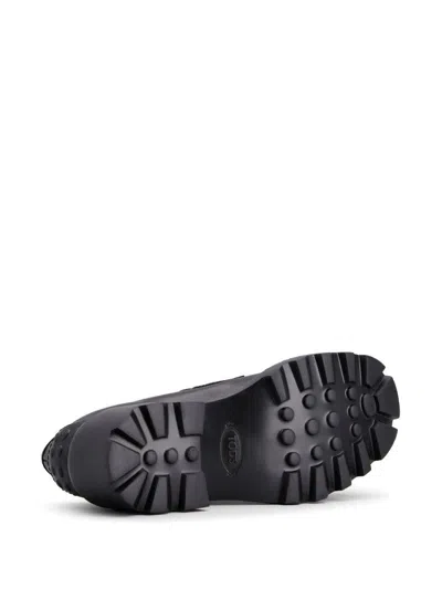 Tod's Semi-shiny Leather Heeled Loafers With Metal Chain Shoes