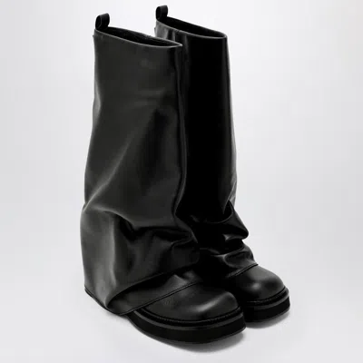 Attico 'robin' Black Boots With Square Toe And Logo Plaque On The Rear In Black