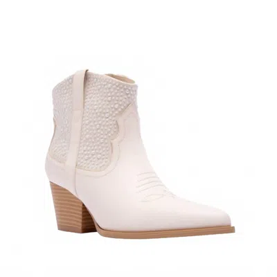 Qupid Women's Western Bootie In Stone In White