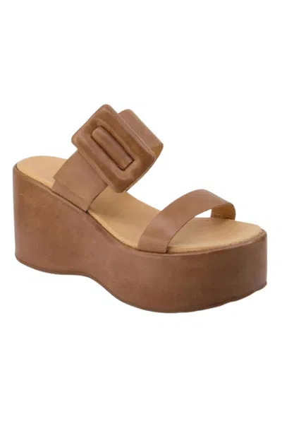 Chocolat Blu Women's Kaira Wedge In Camel Leather