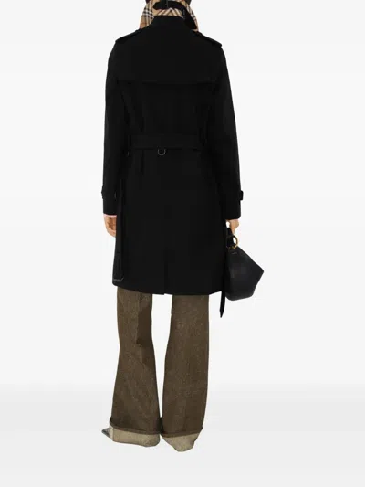Burberry Short Kensington Heritage Trench Coat In Black