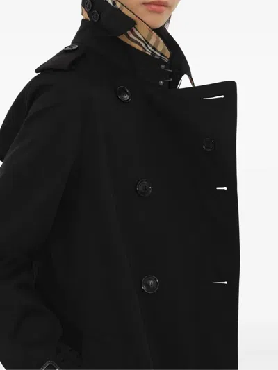 Burberry Short Kensington Heritage Trench Coat In Black