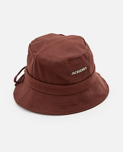Jacquemus Brown Le Bob Gadjo Bucket Hat In Burgundy
