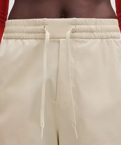 Lululemon Women's Lightweight Woven Jogger