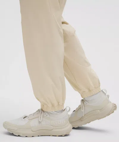 Lululemon Women's Lightweight Woven Jogger