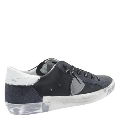 Philippe Model Round Toe Leather Low Top Sneakers In Black