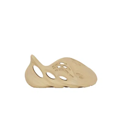 Pre-owned Adidas Originals Yeezy Foam Runner Infants 'desert Sand' | Brown | Infant Size 7