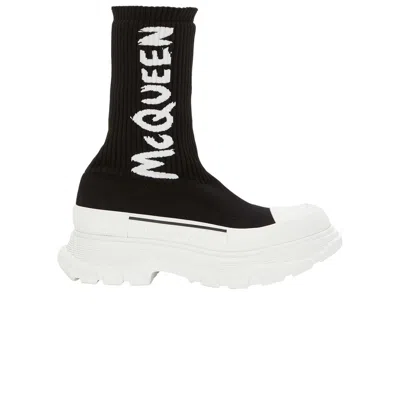 Pre-owned Alexander Mcqueen Wmns Tread Slick Boot 'black White' | Women's Size 35