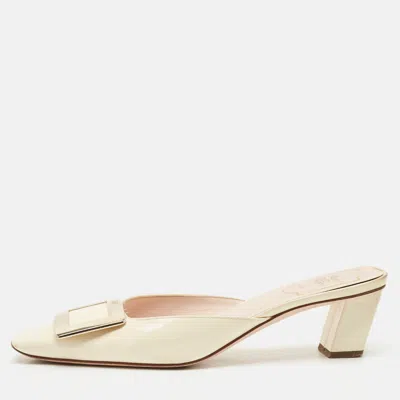 Pre-owned Roger Vivier Cream Patent Leather Belle Vivier Mules Size 37