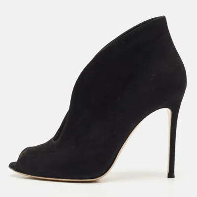 Pre-owned Gianvito Rossi Black Suede Vamp Peep Toe Booties Size 38.5