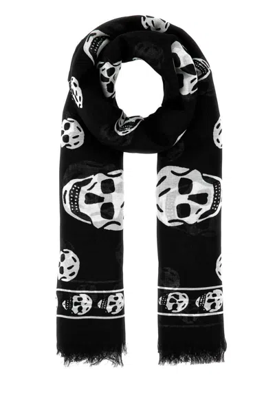 Alexander Mcqueen Fringed Skull Print Rectangular Scarf In Black