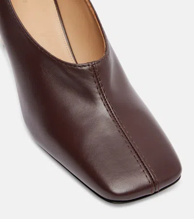Jw Anderson Chain 95 Leather Pumps In Brown