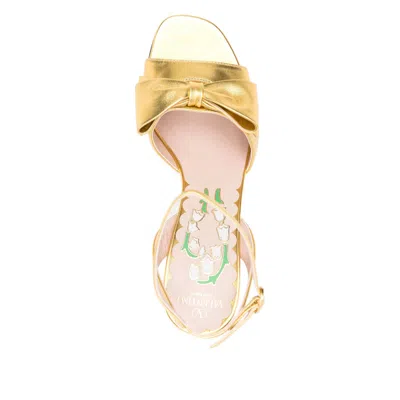 Valentino 100mm Bow-embellished Ankle-strap Sandals In Gold