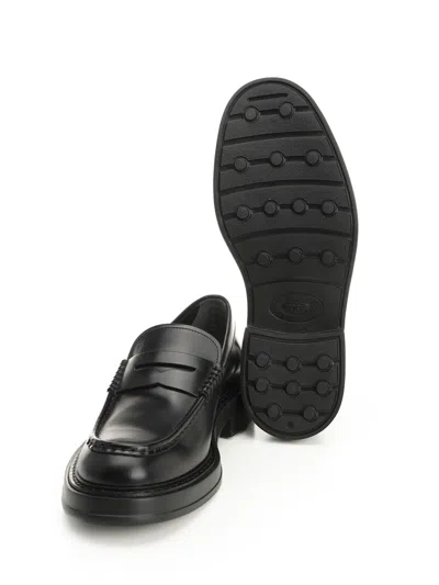 Tod's Smooth Leather Loafers In Black