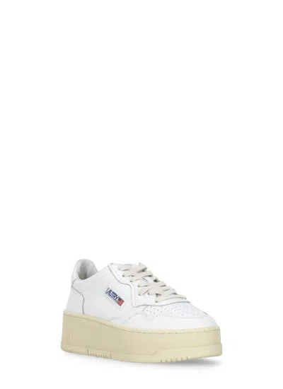 Autry Womens White Medalist Low-top Leather Trainers