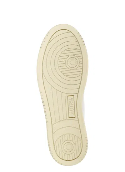 Autry Womens White Medalist Low-top Leather Trainers