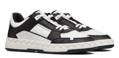 Valentino Garavani Men Two-tone Leather Freedots Sneakers In Black