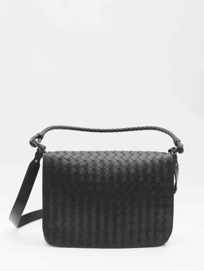 Bottega Veneta Men Black Messenger Swing Bag