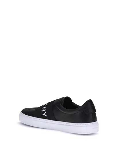 Givenchy Calfskin Leather Sneakers With Printed Logo And Contrasting Sole In Black