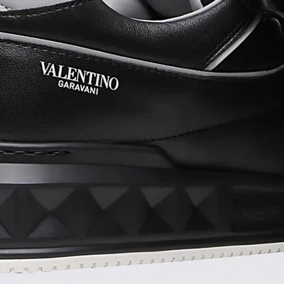Valentino One Stud Low-top Sneakers In Black