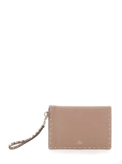 Valentino Garavani Women Medium Flat Pouch | Rockstud | Vitello Stampa Alce/platinum Studs