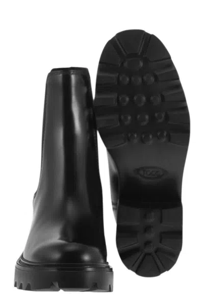 Tod's Leather Ankle Boot In Black
